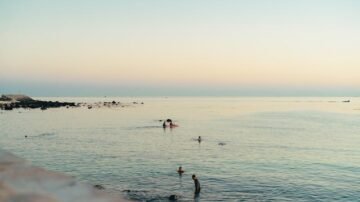 Kiedy następuje nabycie prawa do 26 dni urlopu?