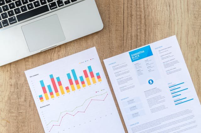 Szablony CV w Word i DOC – jak stworzyć profesjonalne CV, które wyróżni Cię na rynku pracy?