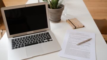 Wypowiedzenie umowy o pracę na czas określony – zasady, okresy i procedury