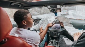 Przekroczenie pierwszego progu podatkowego przez pracownika – co należy wiedzieć?