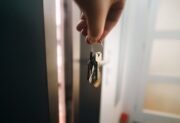 Wypowiedzenie umowy najmu na czas określony a opłata za czynsz – jak to wygląda?