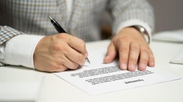 Zaświadczenie o zatrudnieniu i zarobkach – jak je uzyskać i kiedy jest potrzebne?