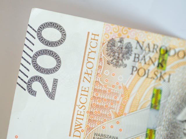 Zasiłek chorobowy po ustaniu zatrudnienia – komu przysługuje i jak długo można go otrzymywać?