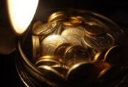 Zasiłek opiekuńczy – komu się należy?