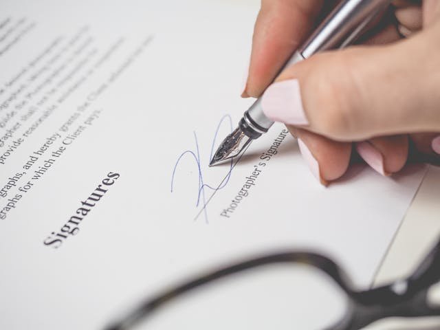 Umowa o świadczenie usług – co to jest i jak ją przygotować?