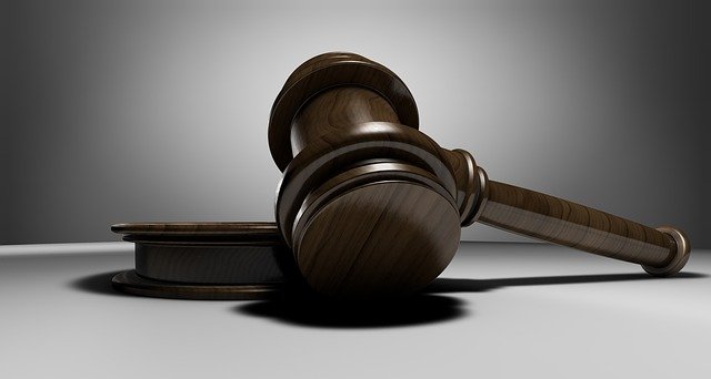 Jak uzyskać stwierdzenie nabycia spadku u notariusza – korzyści i procedura