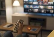 Streaming i filmy na życzenie – jak wycisnąć maksimum z telewizji od INEA?