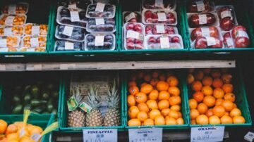 Delikatesy Centrum w kryzysie? Eurocash zamyka 119 sklepów i szykuje nową strategię