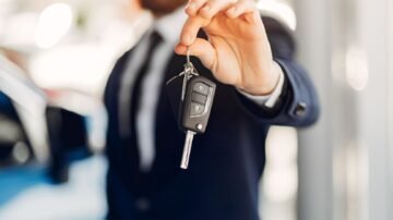 Wynajem aut dostawczych w Warszawie – kiedy się opłaca i jak wybrać odpowiednią firmę