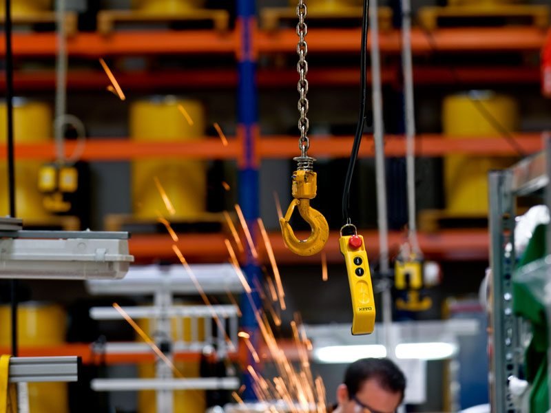 Wciągarki elektryczne – dlaczego warto je wybrać?