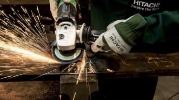 Zapłacił za szlifierkę, nie dostał nic. Policja bada kolejne oszustwo internetowe