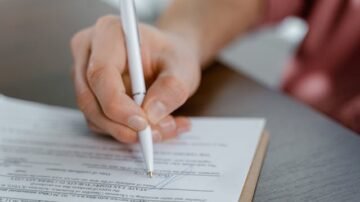 Umowy cywilnoprawne – czym różni się umowa o dzieło od umowy zlecenie