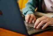 Jak skutecznie szukać zatrudnienia? Praktyczny przewodnik dla kandydatów