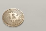 Bitcoin – wirtualna waluta używana przy transakcjach elektronicznych